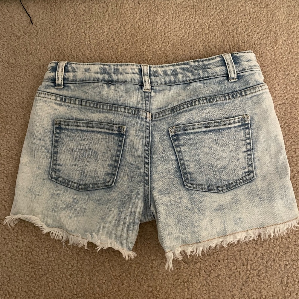Light Wash Target Jean Shorts